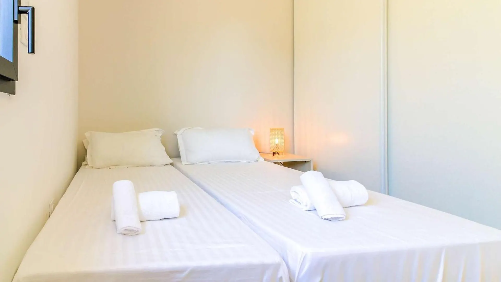 Select'Sohome - Appartement Pour 6 Personnes A Deux Pas Des Commerces Et De La Plage De La Faviere ! - Iloa-C03 Bormes-les-Mimosas 0*,
